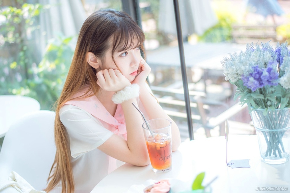 瀑布对悬崖无可畏惧，所以唱出气势磅礴的生命之歌。
